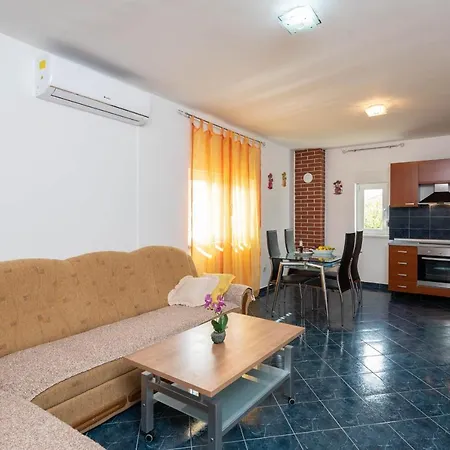 Mare Apartment Orebic