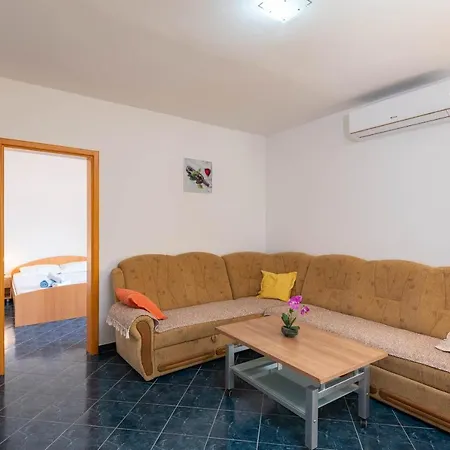 Mare Apartment *